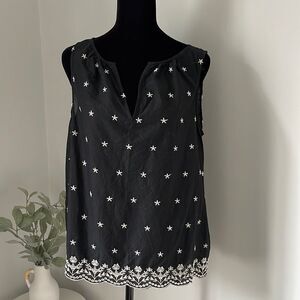 Gap sleeveless blouse with‎ embroidered accents Size Small